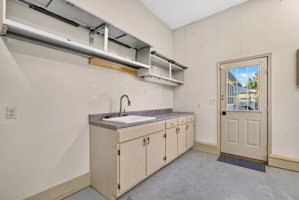 Property Image 80