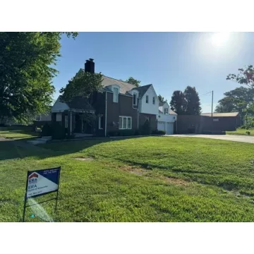 110 S Pearl McArthur OH 45651 Residential