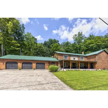 11643 St. Rt. 104 Waverly OH 45690 Residential