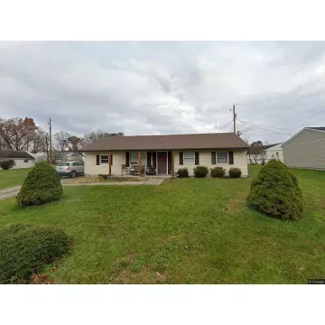 124 Waverly Gables Blvd. Waverly OH 45690 Residential