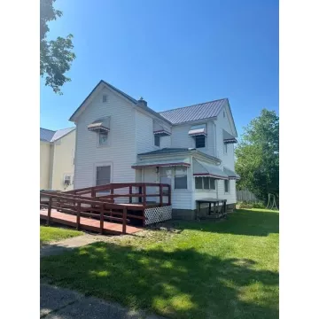 1337 E Main  Street Coshocton OH 43812 Residential
