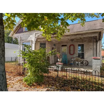 202 W Second St. Waverly OH 45690 Residential