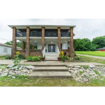 208 Fairview Ave. McArthur OH 45651 Residential