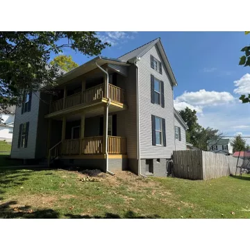 224 E A St Wellston OH 45692 Residential