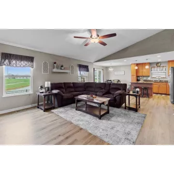 403 Chestnut Commons Drive Commercial Point OH 43116 Residential